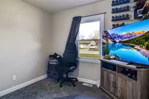 1705 E 33rd Pl, Hobart, IN 46342 - Photo 12