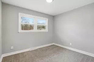 5035 Roosevelt Pl, Gary, IN 46408 - Photo 6