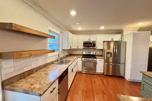 3063 Parkwood Pl, Crown Point, IN 46307 - Photo 6