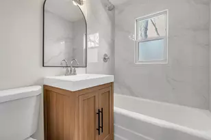 423 176th Ct, Hammond, IN 46324 - Photo 8