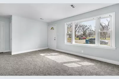 423 176th Court, Hammond, IN 46324 - Photo 4