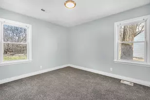 423 176th Ct, Hammond, IN 46324 - Photo 10