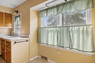 907 W 12th St, La Porte, IN 46350 - Photo 12