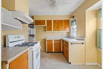 907 W 12th Street, La Porte, IN 46350 - Photo 10