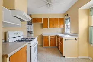 907 W 12th St, La Porte, IN 46350 - Photo 10