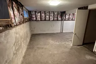 2371 Monroe St, Gary, IN 46407 - Photo 8