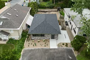 1133 Putnam St, Gary, IN 46403 - Photo 6