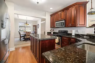 9011 Park Valley Ct, Hobart, IN 46342 - Photo 10