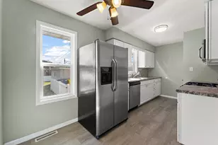 947 N Wood St, Griffith, IN 46319 - Photo 8