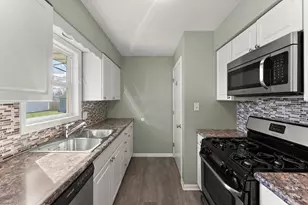 947 N Wood St, Griffith, IN 46319 - Photo 12