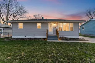 947 N Wood St, Griffith, IN 46319 - Photo 2