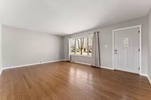 947 N Wood St, Griffith, IN 46319 - Photo 6