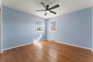 947 N Wood St, Griffith, IN 46319 - Photo 16