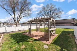 947 N Wood St, Griffith, IN 46319 - Photo 22