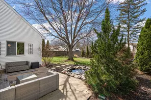 1309 Chesapeake Park Dr, Valparaiso, IN 46383 - Photo 18