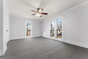 557 W Chicago St, Valparaiso, IN 46385 - Photo 16