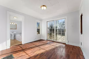 557 W Chicago St, Valparaiso, IN 46385 - Photo 10