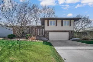 1004 Fran-lin Pkwy, Munster, IN 46321 - Photo 1