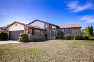 8940 Calhoun Pl, Crown Point, IN 46307 - Photo 2