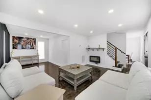 2585 Harrison St, Gary, IN 46407 - Photo 8