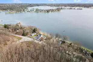 563 Waverly Rd, La Porte, IN 46350 - Photo 4