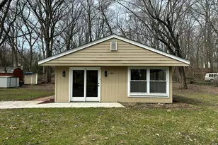 4609 Bear Ln, Valparaiso, IN 46383 - Photo 2
