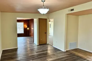 4609 Bear Ln, Valparaiso, IN 46383 - Photo 6