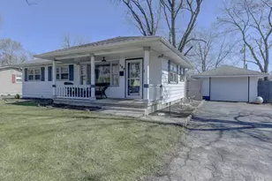 129 Pine St, Lowell, IN 46356 - Photo 2