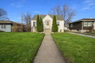 214 N Dwiggins St, Griffith, IN 46319 - Photo 2