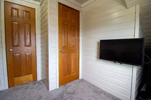 214 N Dwiggins St, Griffith, IN 46319 - Photo 12