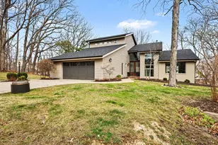 195 Amhurst Pl, Valparaiso, IN 46385 - Photo 1