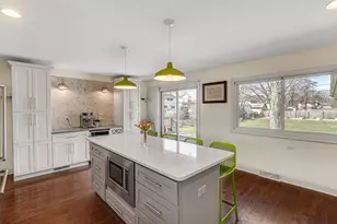 9030 Orchard Dr, Highland, IN 46322 - Photo 8