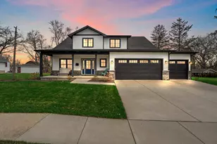 512 W Joliet St, Crown Point, IN 46307 - Photo 1