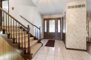 9536 Walnut Dr, Munster, IN 46321 - Photo 4