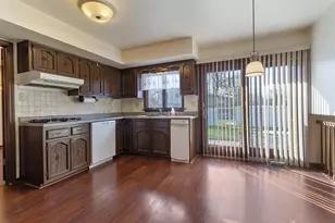 9536 Walnut Dr, Munster, IN 46321 - Photo 8