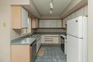 1650 Heritage Dr, Lowell, IN 46356 - Photo 8