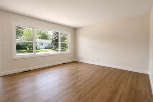 414 Holly Rd, Michigan City, IN 46360 - Photo 10