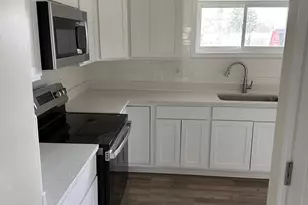 5738 Pennsylvania St, Merrillville, IN 46410 - Photo 4