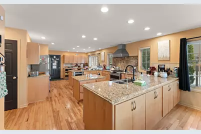 1562 W Tiffany Woods Drive, La Porte, IN 46350 - Photo 10