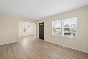 6749 Ontario Ave, Hammond, IN 46323 - Photo 4