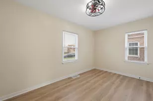 6749 Ontario Ave, Hammond, IN 46323 - Photo 10