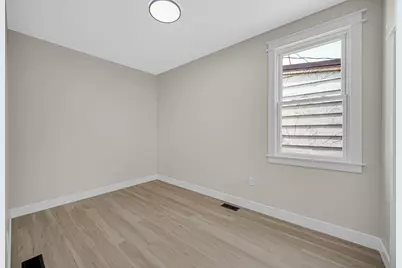 724 Willow Court, Hammond, IN 46320 - Photo 10