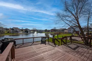 669 Davis Cir, Crown Point, IN 46307 - Photo 2