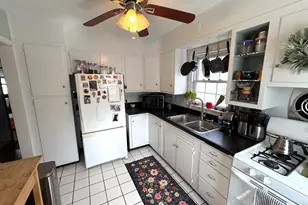 814 Campbell St, Valparaiso, IN 46385 - Photo 6