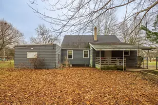 310 Edgemoor Dr, Trail Creek, IN 46360 - Photo 6