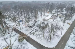 310 Edgemoor Dr, Trail Creek, IN 46360 - Photo 10