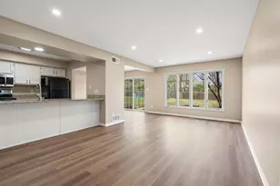 617 Wellington Dr, Dyer, IN 46311 - Photo 2