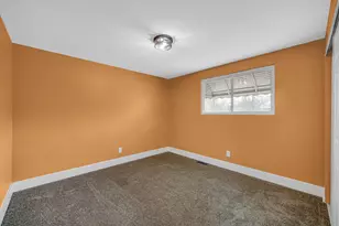 93 Lincoln Ave, Hobart, IN 46342 - Photo 14