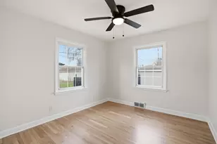 6936 Magoun Ave, Hammond, IN 46324 - Photo 14