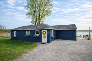 7715 N Spruce Ln, New Carlisle, IN 46552 - Photo 2